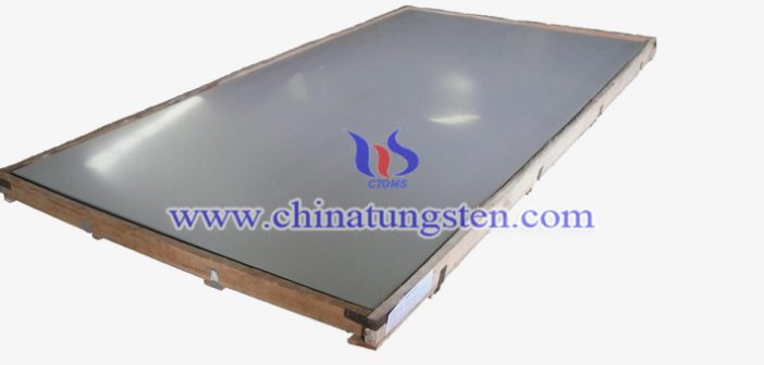 600x500x10mm 鎢合金板具有高密度、高硬度、高熔點的特性，能夠耐腐蝕、耐磨損，而且高溫性能好，即使在500℃的溫度下也基本保持不變，在1000℃時仍有很高的硬度。它被廣泛應用於機械、焊接零件、熱交換器、反光器具等。 中鎢在線是一家專門從事研究、開發(fā)、生產(chǎn)、銷售鎢合金的公司，以先進的技術力量，科學的管理制度，竭誠為您服務。本公司為客戶提供高品質(zhì)、高標準的產(chǎn)品，並且能夠根據(jù)客戶的要求生產(chǎn)各種規(guī)格和材質(zhì)的鎢合金板。 更多內(nèi)容請訪問： http://www.tungsten-alloy.com/big5/tungsten-alloy-plate.html