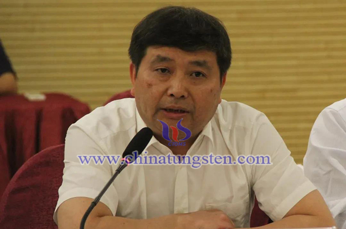 江西鎢業(yè)控股集團有限公司行銷部總經(jīng)理廖肇康（代表江春林副會長、主席團主席）