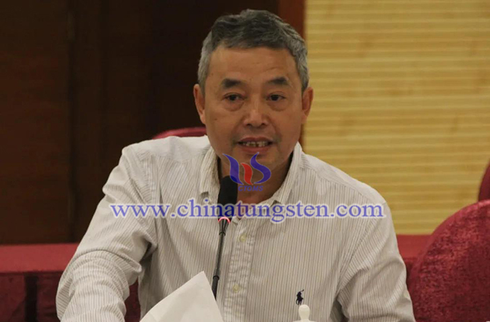 中國鎢業(yè)協(xié)會主席團主席、贛州海盛鎢鉬集團有限公司董事長曾慶甯