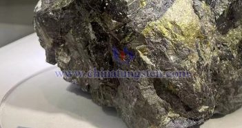 廣東白石嶂鉬礦新增10萬噸鉬金屬量 白鎢礦圖片