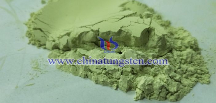 フロントガラス斷熱コーティングの寫真に適用された三酸化タングステン