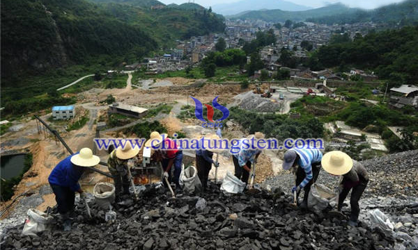 鎢礦開采圖片