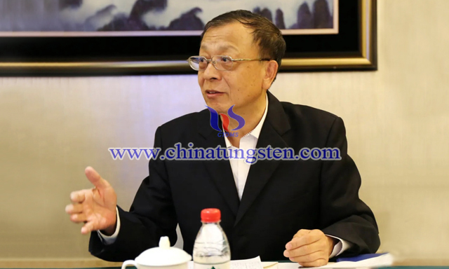 中國有色協(xié)會副會長、中國鎢協(xié)會長丁學全