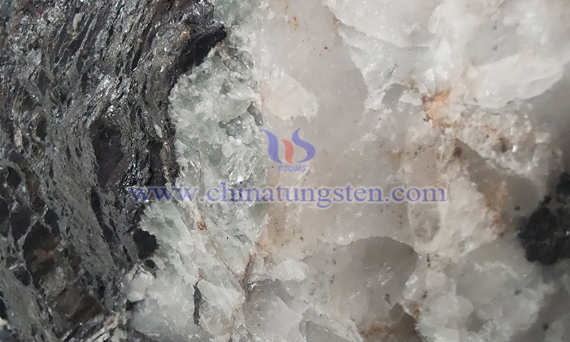 中鎢智造鎢精礦圖片